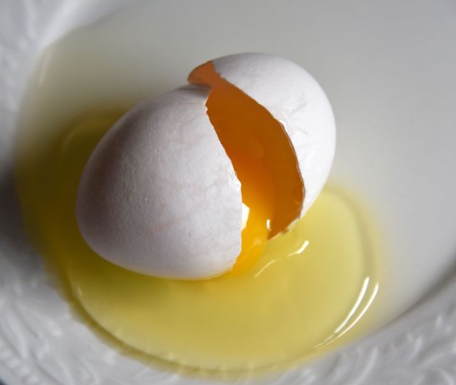 Como preparar ovo no microondas – Experimente com seu forno